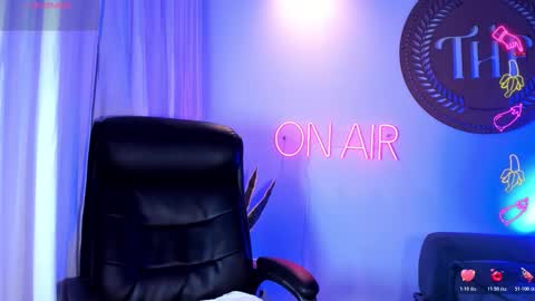 Snapshot of thiagoferrari1 chatting on October 29, 11:17 pm thiago online show from October 29, 11:17 pm