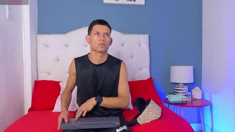 Snapshot of thiagoferrer_ chatting on June 20, 7:22 am T H I A G O online show from June 20, 7:22 am