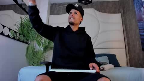 ThiagoFerreti online show from October 27, 7:40 pm