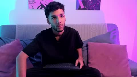 Snapshot of thiagoferreti_ chatting on July 9, 3:32 am ThiagoFerreti online show from July 9, 3:32 am