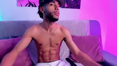 Snapshot of thiagoferreti_ chatting on July 15, 3:23 am ThiagoFerreti online show from July 15, 3:23 am