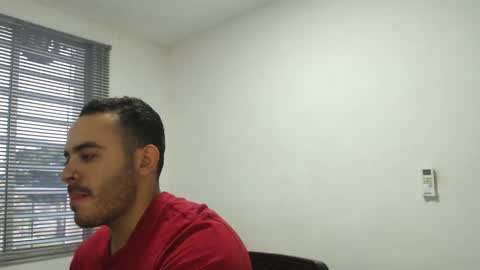 Snapshot of thiagohot_xx chatting on November 13, 7:02 pm Thiago online show from November 13, 7:02 pm