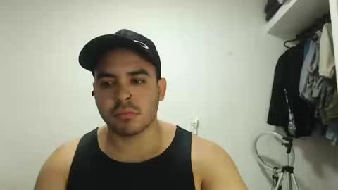 Snapshot of thiagohot_xx chatting on November 21, 12:54 am Thiago online show from November 21, 12:54 am