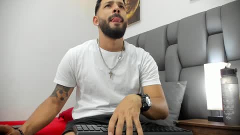 Thia Gomez online show from March 16, 7:18 pm