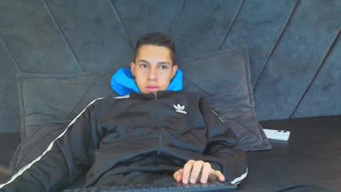 Thiago   online show from January 13, 7:53 pm