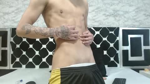 Thiago   online show from February 15, 6:23 pm