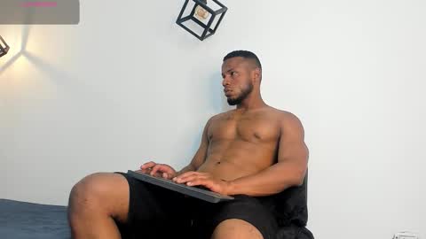 Snapshot of thiagosantos_ chatting on September 21, 6:26 am Thiago Instagram   online show from September 21, 6:26 am