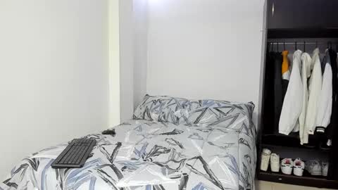 Snapshot of thiagowells_ chatting on December 4, 10:41 pm Thiago Wells online show from December 4, 10:41 pm