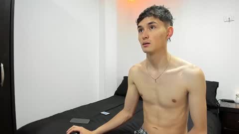 Snapshot of thiagowells_ chatting on January 14, 4:50 pm Thiago Wells online show from January 14, 4:50 pm