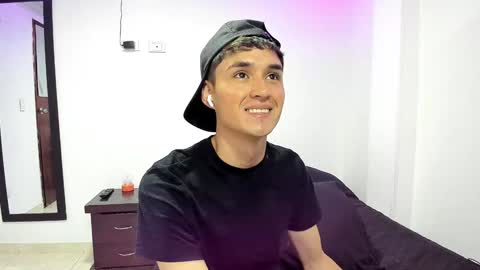 Snapshot of thiagowells_ chatting on January 31, 10:21 pm Thiago Wells online show from January 31, 10:21 pm