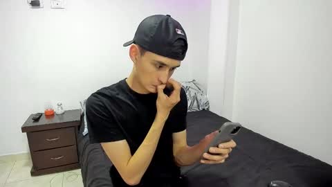 Snapshot of thiagowells_ chatting on February 10, 2:52 am Thiago Wells online show from February 10, 2:52 am