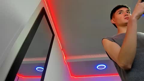 Snapshot of thiagowells_ chatting on February 25, 8:51 pm Thiago Wells online show from February 25, 8:51 pm