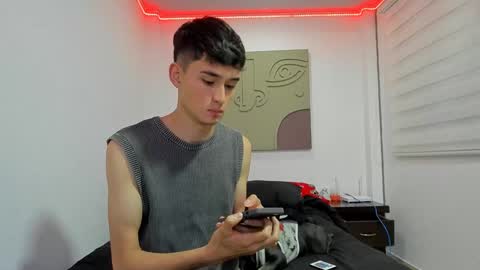 Snapshot of thiagowells_ chatting on February 26, 12:49 am Thiago Wells online show from February 26, 12:49 am