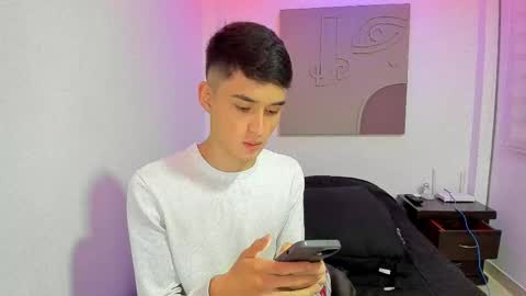 Snapshot of thiagowells_ chatting on March 5, 8:21 pm Thiago Wells online show from March 5, 8:21 pm