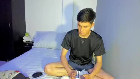 Snapshot of thiagowells_ chatting on October 9, 8:51 pm Thiago Wells online show from October 9, 8:51 pm