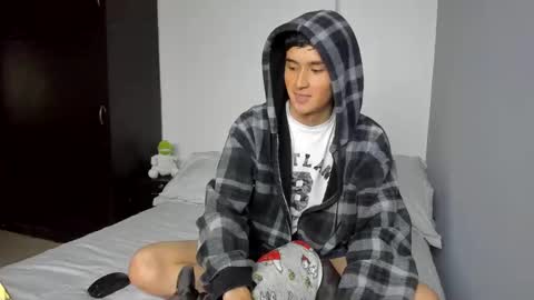 Snapshot of thiagowells_ chatting on October 14, 7:36 pm Thiago Wells online show from October 14, 7:36 pm