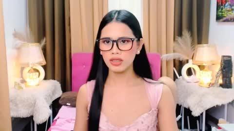 Snapshot of thianna_soft chatting on November 10, 1:37 am thianna_soft online show from November 10, 1:37 am