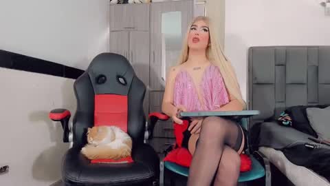 Snapshot of thiara_veky chatting on September 28, 7:30 pm Thiara online show from September 28, 7:30 pm