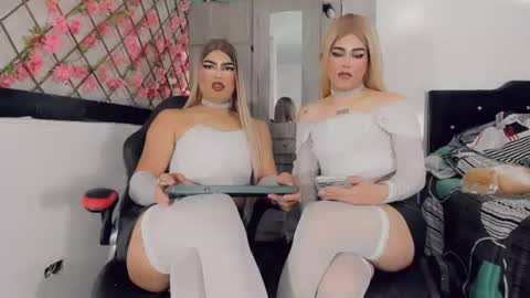 Snapshot of thiara_veky chatting on June 26, 6:12 pm Thiara online show from June 26, 6:12 pm