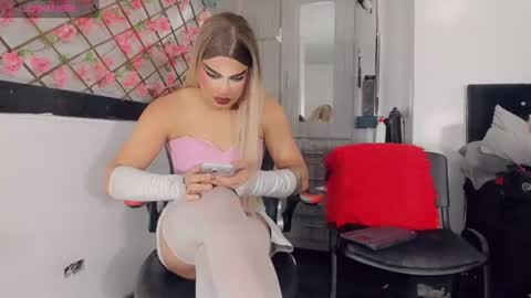 Snapshot of thiara_veky chatting on July 16, 7:42 pm Thiara online show from July 16, 7:42 pm