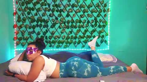 Snapshot of thicc_queen_the_rascal chatting on September 15, 2:00 am Thicc Queen The Rascal online show from September 15, 2:00 am