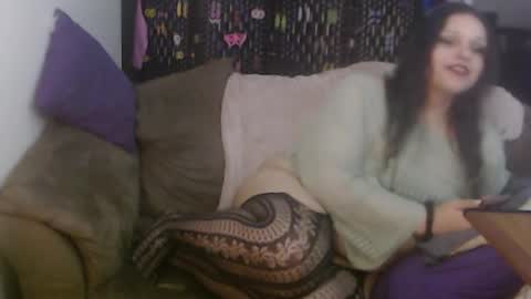 Snapshot of thiccfemme chatting on October 25, 3:47 am ThiccFemme online show from October 25, 3:47 am