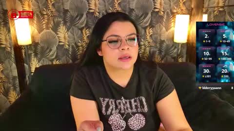 Snapshot of thiccmady chatting on November 19, 12:21 am ThiccMADY online show from November 19, 12:21 am