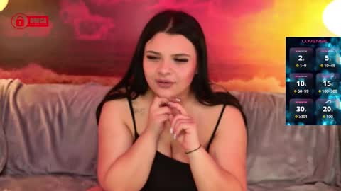 Snapshot of thiccmady chatting on December 1, 11:10 pm ThiccMADY online show from December 1, 11:10 pm