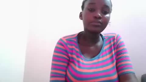 Snapshot of thick_eviey chatting on December 19, 3:41 pm love online show from December 19, 3:41 pm