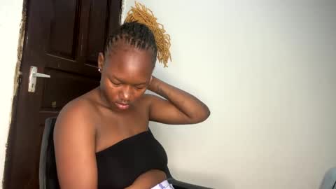 Snapshot of thick_jojo chatting on February 3, 1:41 am Call me Taliee online show from February 3, 1:41 am