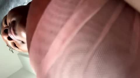 Snapshot of thick_jojo chatting on October 28, 10:41 am Call me Taliee online show from October 28, 10:41 am