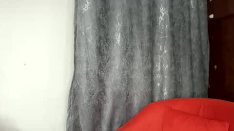 Snapshot of thick_jojo chatting on November 17, 6:35 pm Call me Taliee online show from November 17, 6:35 pm