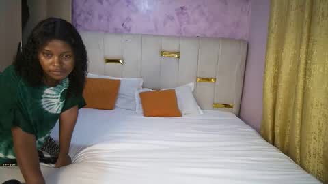 thick_n_flirty online show from April 20, 11:57 am