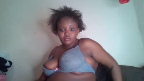 Snapshot of thickianababe chatting on January 5, 9:57 pm thickianababe online show from January 5, 9:57 pm