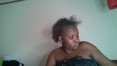 Snapshot of thickianababe chatting on January 6, 12:59 am thickianababe online show from January 6, 12:59 am