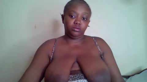 Snapshot of thickianababe chatting on January 29, 12:43 am thickianababe online show from January 29, 12:43 am