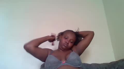 Snapshot of thickianababe chatting on February 22, 9:34 am thickianababe online show from February 22, 9:34 am