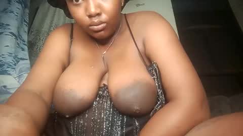 Snapshot of thickianababe chatting on January 13, 12:49 am thickianababe online show from January 13, 12:49 am