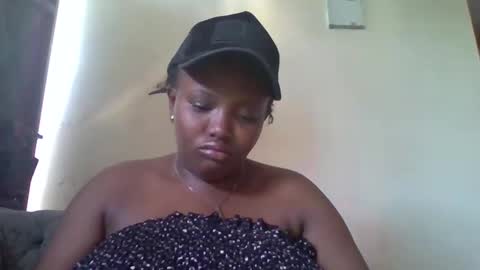 Snapshot of thickianababe chatting on January 16, 11:58 am thickianababe online show from January 16, 11:58 am