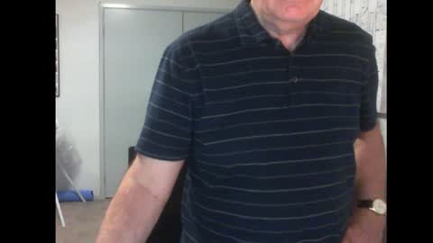 Snapshot of thickmelnik chatting on January 3, 12:41 pm James online show from January 3, 12:41 pm