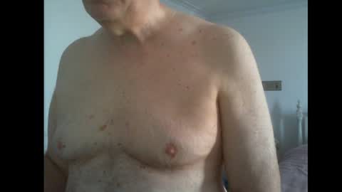 Snapshot of thickmelnik chatting on January 3, 11:23 pm James online show from January 3, 11:23 pm