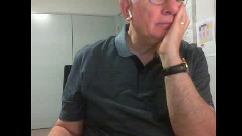 Snapshot of thickmelnik chatting on January 7, 2:19 pm James online show from January 7, 2:19 pm