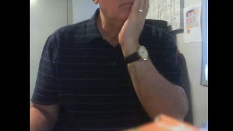 Snapshot of thickmelnik chatting on January 18, 2:25 am James online show from January 18, 2:25 am