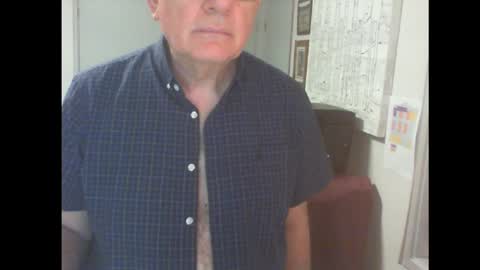 Snapshot of thickmelnik chatting on February 7, 1:01 pm James online show from February 7, 1:01 pm