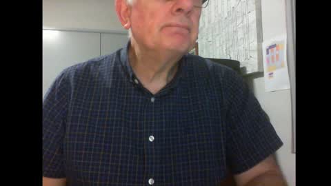 Snapshot of thickmelnik chatting on February 8, 12:39 pm James online show from February 8, 12:39 pm