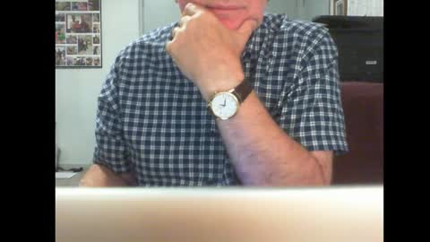 Snapshot of thickmelnik chatting on March 2, 2:21 pm James online show from March 2, 2:21 pm