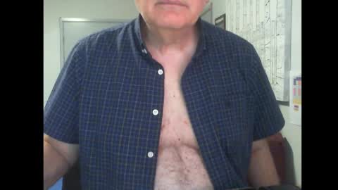 Snapshot of thickmelnik chatting on March 4, 2:10 pm James online show from March 4, 2:10 pm