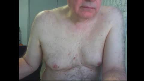 Snapshot of thickmelnik chatting on September 19, 12:34 am James online show from September 19, 12:34 am