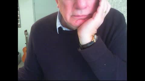 Snapshot of thickmelnik chatting on October 1, 6:08 am James online show from October 1, 6:08 am