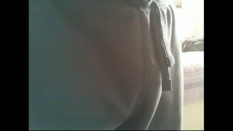 Snapshot of thickmelnik chatting on October 19, 3:18 am James online show from October 19, 3:18 am